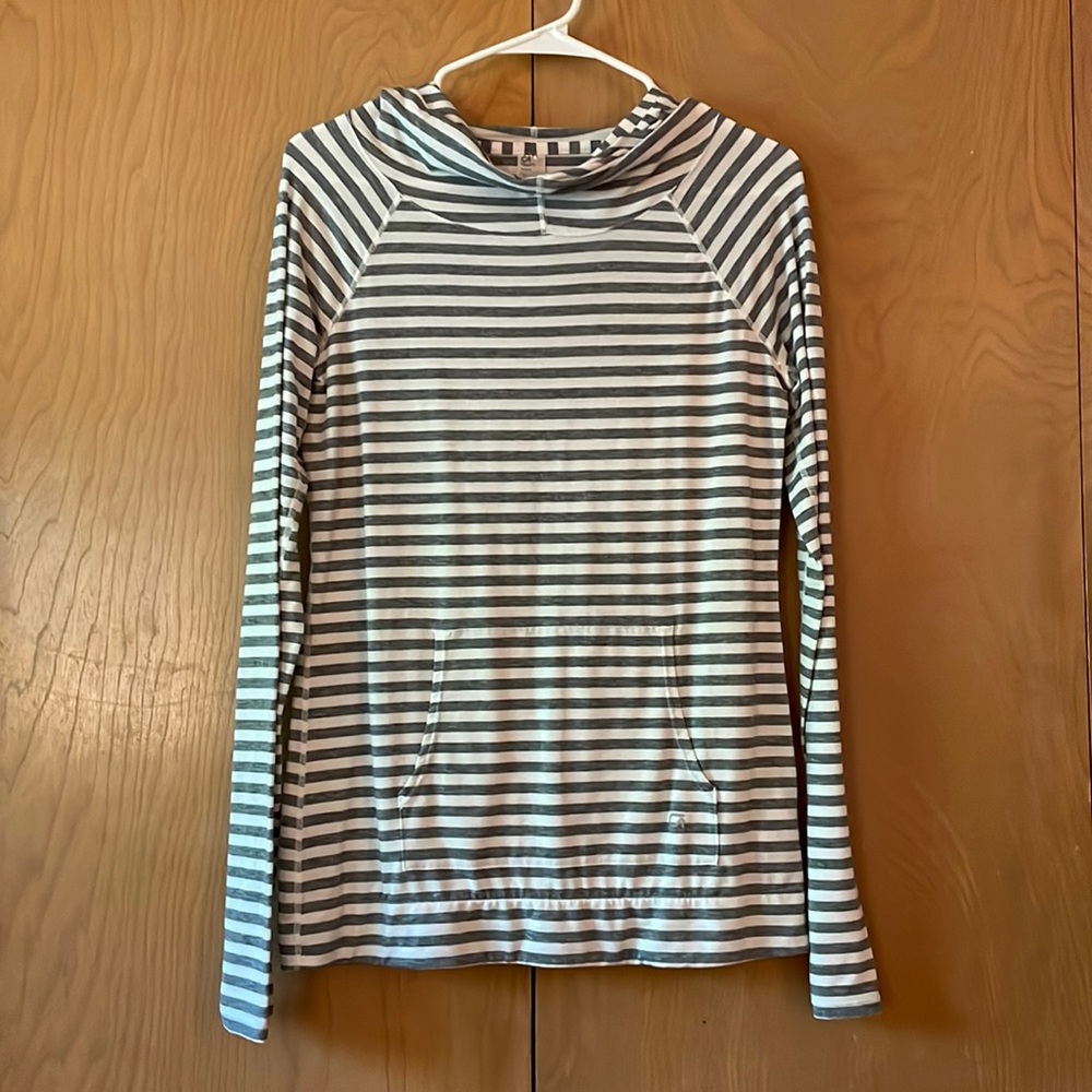 🤍🩶GapFit striped athletic hoodie🩶🤍